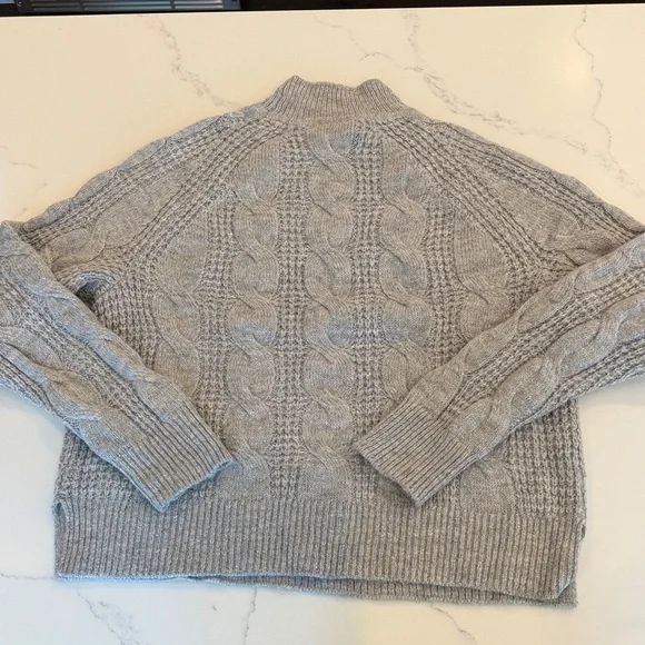 J.Crew Women Gray Chunky Cable Knit Medium Sweater - C1-004 - Picture 6 of 6